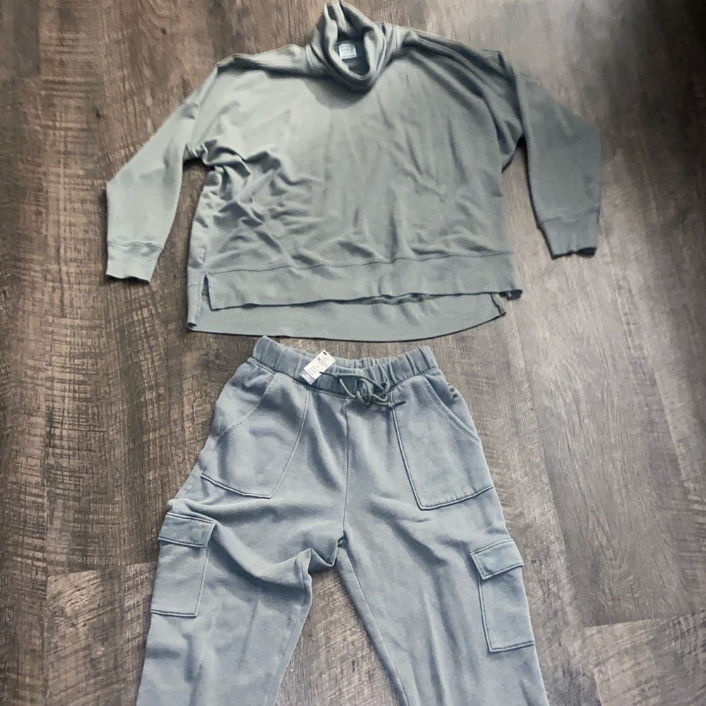 Victoria’s Secret PINK jogger set
